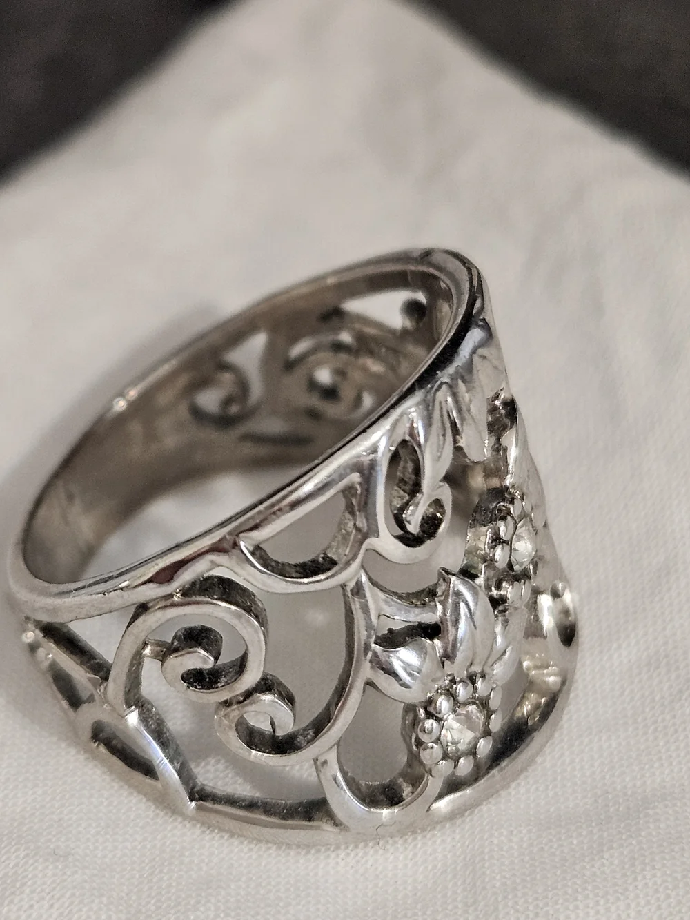 Silver Floral Filigree Statement Ring - Elegant Women's Jewelry